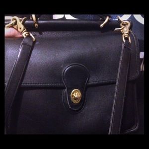 Coach Willis crossbody black leather ♠️